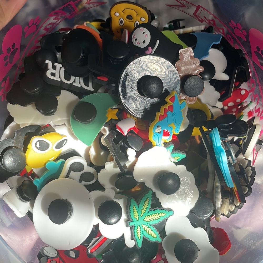 20 random croc charms ! - Picture 2 of 2